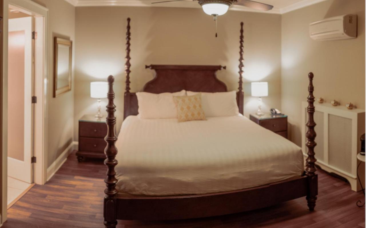 Crown Mansion Boutique Hotel & Villas ควาลิคุมบีช ภายนอก รูปภาพ