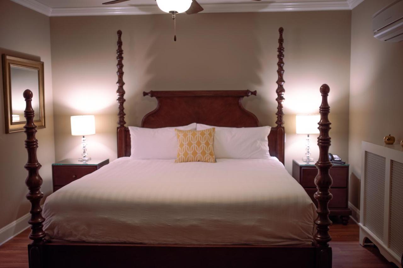 Crown Mansion Boutique Hotel & Villas ควาลิคุมบีช ภายนอก รูปภาพ